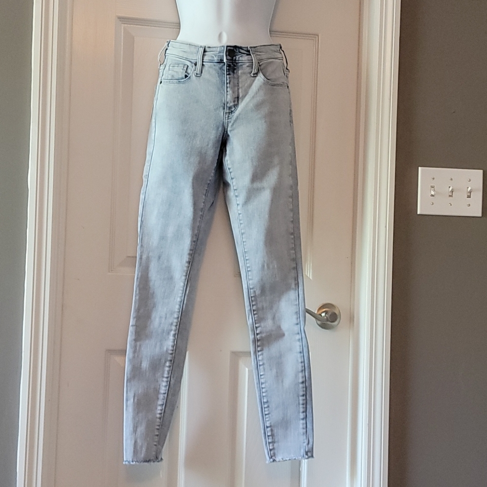 Universal Thread light wash skinny jeans